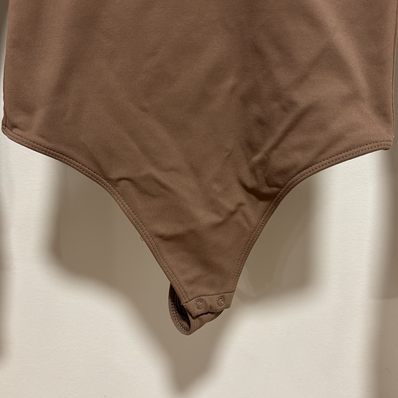 Babaton Aritzia Contour long sleeve bodysuit. - Picture 3 of 9